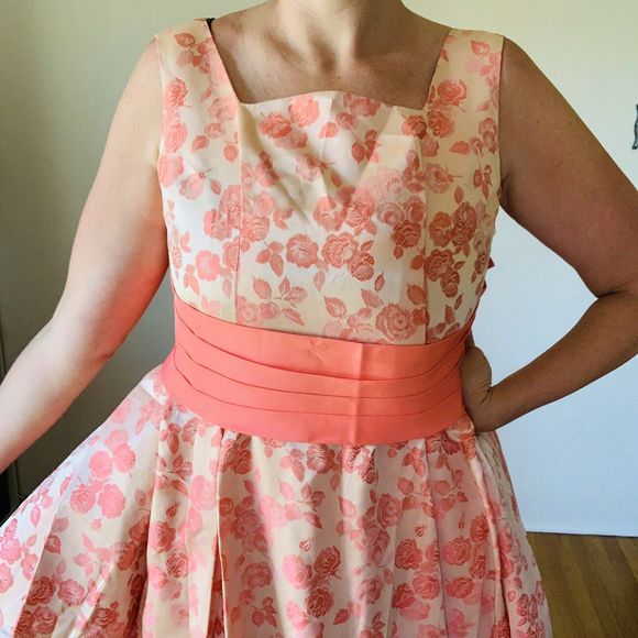 Vintage 1960s Peach Brocade Gown - Picture 6 of 10